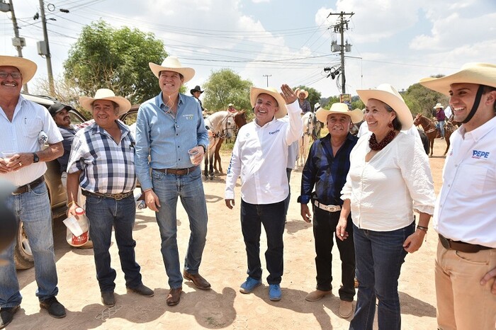  Apoyar al campo y a los agricultores es vital: Carlos Quintana