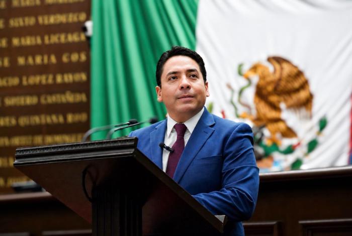 Aprueban iniciativa de Iván Vera para garantizar atención tanatológica a niñas, niños y jóvenes en Michoacán