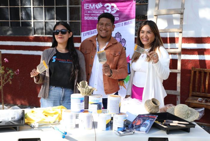 Arranca IEM pinta de murales ‘Ráyate con la Democracia’ en Cuitzeo y Paracho