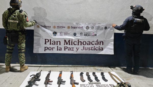 Asegura Ejército y Guardia Civil fuerte armamento en Michoacan