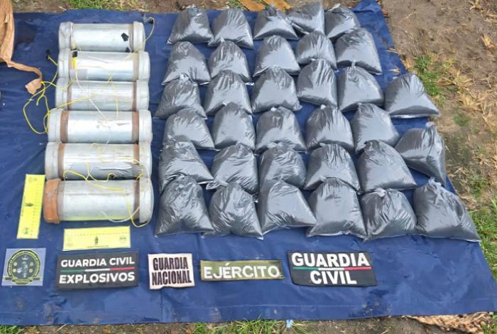 Asegurados 4 cilindros explosivos, pólvora y sustancias en Zinapécuaro: SSP