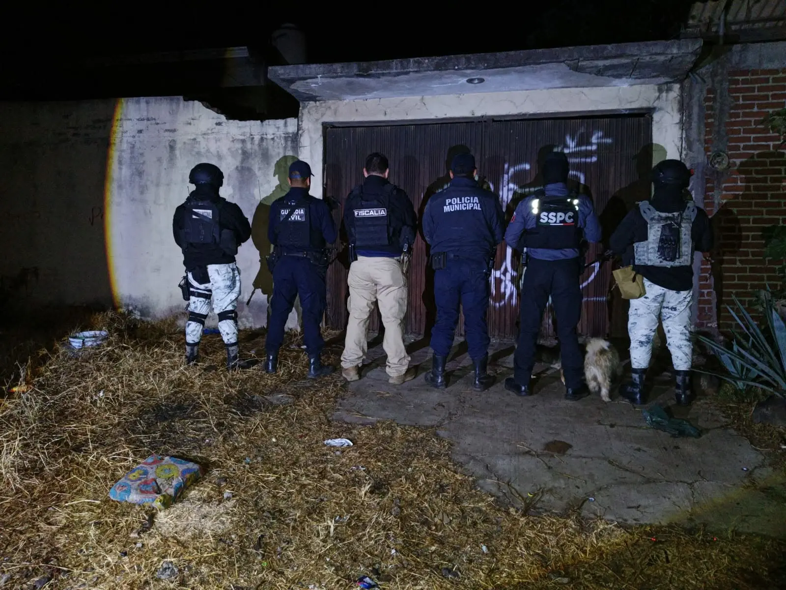 Aseguran abarrotes robados durante cateo en Uruapan