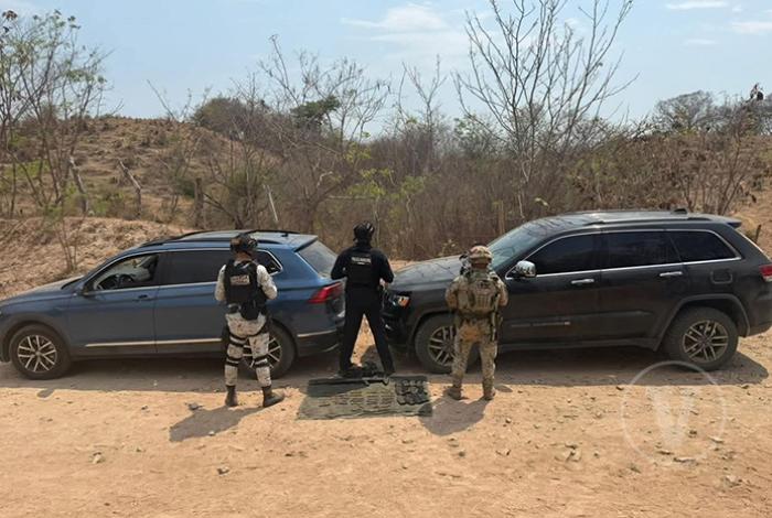 Aseguran armamento, cartuchos y vehículos durante operativo en Lázaro Cárdenas