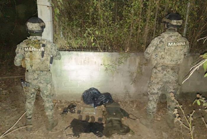 Aseguran armas, equipo, radio y droga en El Habillal