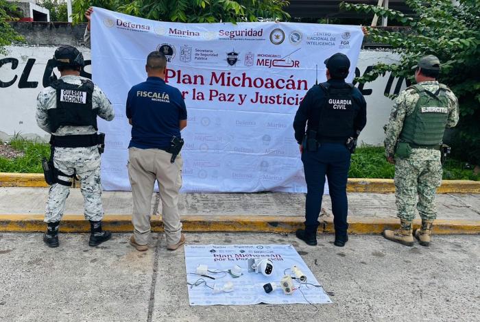 Aseguran siete narc0cámaras de vigilancia en Apatzingán