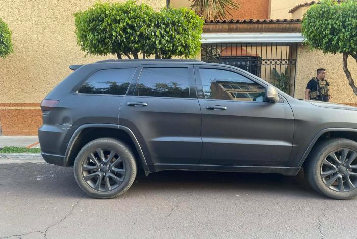 Aseguran vehículo del Ayuntamiento de Tangamandapio con reporte de robo