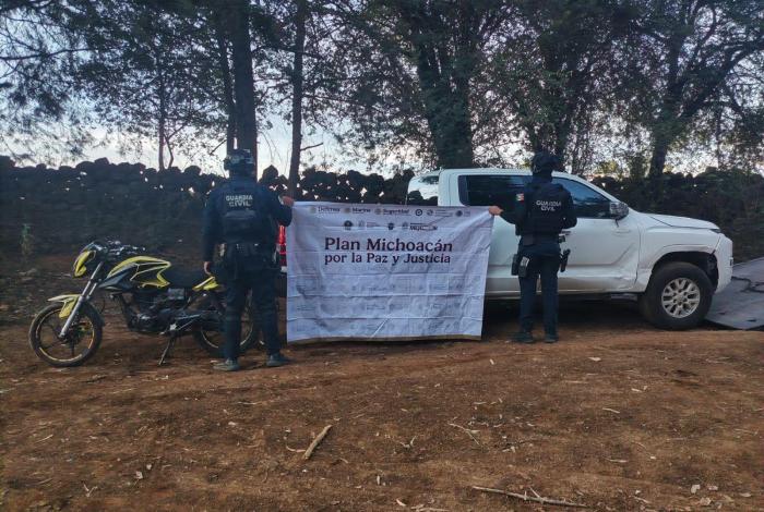 Aseguran vehículos y equipo táctico en Pátzcuaro