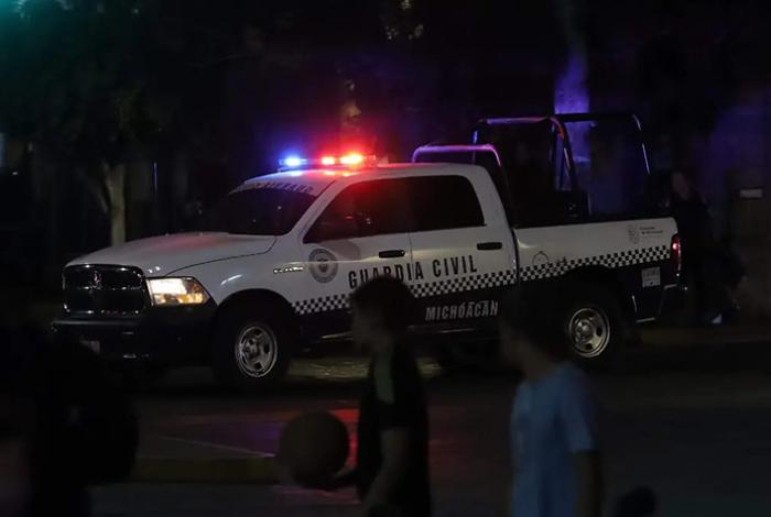 Asesinan a hombre afuera de su domicilio en Apatzingán