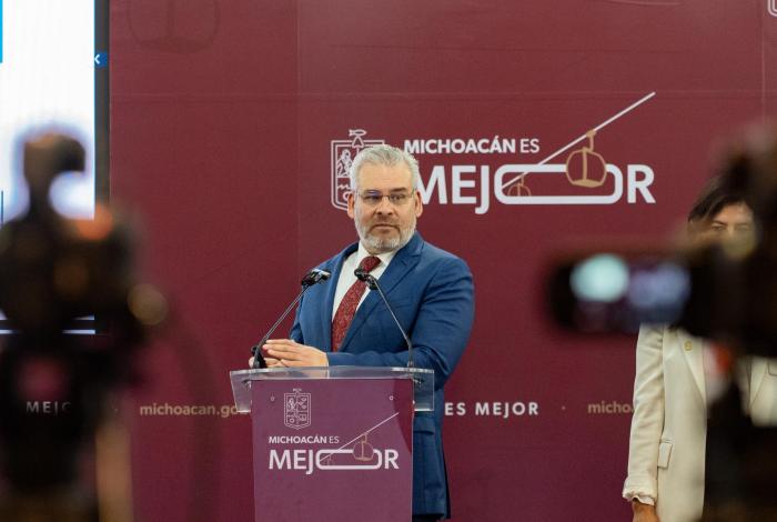 Aspirantes a la gubernatura aún no tendrán que renunciar a sus cargos: Bedolla