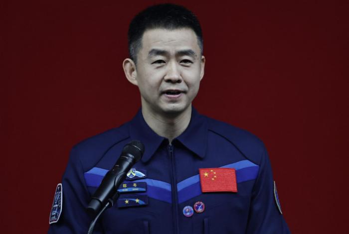 Astronautas chinos completan su tercera caminata espacial en la misión Shenzhou-20