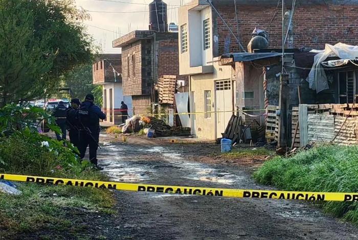 Ataque a balazos en la carretera Uruapan-Carapan deja un muerto y un herido