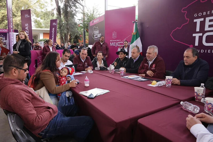  Atiende Bedolla propuestas ciudadanas en audiencia pública en Tarímbaro