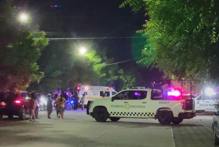 Atienden a dos personas heridas de bala en hospital de Apatzingán