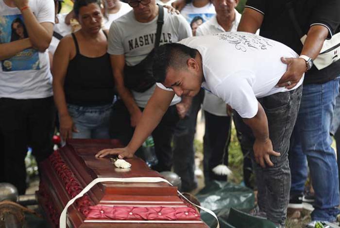 Aumenta a 294 el número de muertos y a 320 el de desaparecidos por terremoto en Colombia