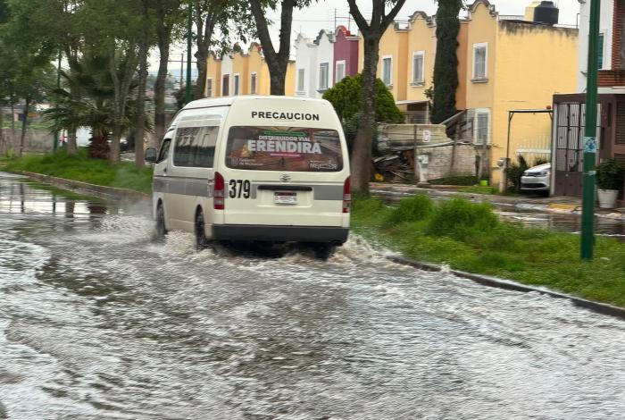 Aumentan daños a unidades del transporte público por lluvias