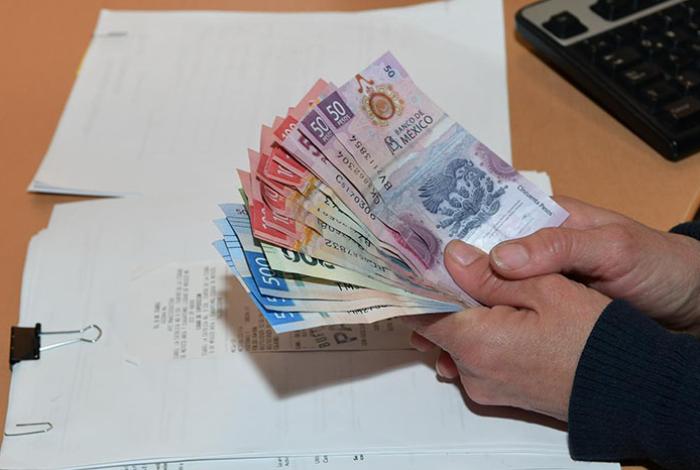 Aumento al salario mínimo entra en vigor este 1 de enero: pasa a 315.04 pesos diarios