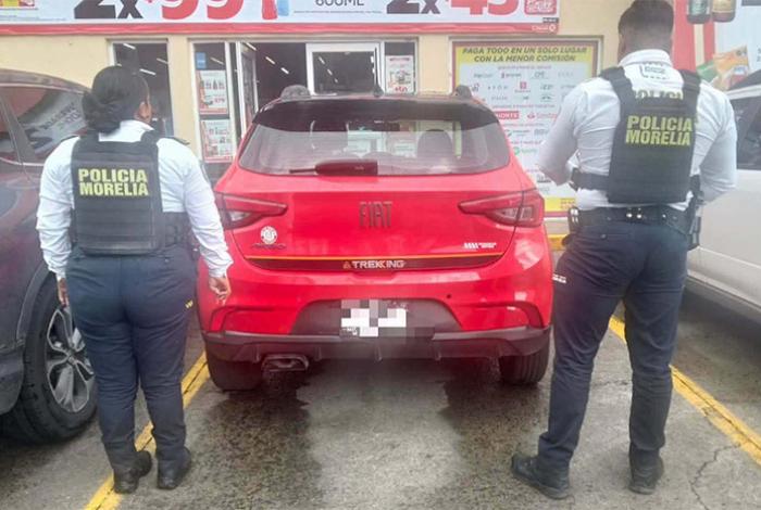 Auto robado es recuperado por la Policía Morelia en la colonia Nueva Valladolid