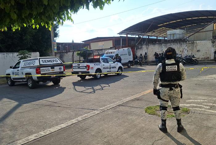 Automovilista es asesinado a tiros en la colonia Emiliano Zapata, en Uruapan