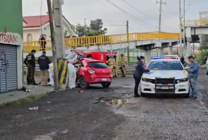 Automovilista muere tras chocar contra un poste en salida a Salamanca, en Morelia