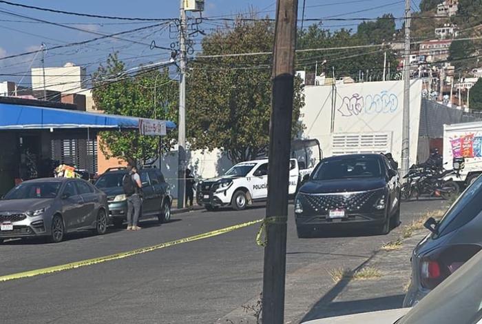 Automovilista queda herido al ser atacado a balazos en la colonia Francisco J. Múgica, de Uruapan