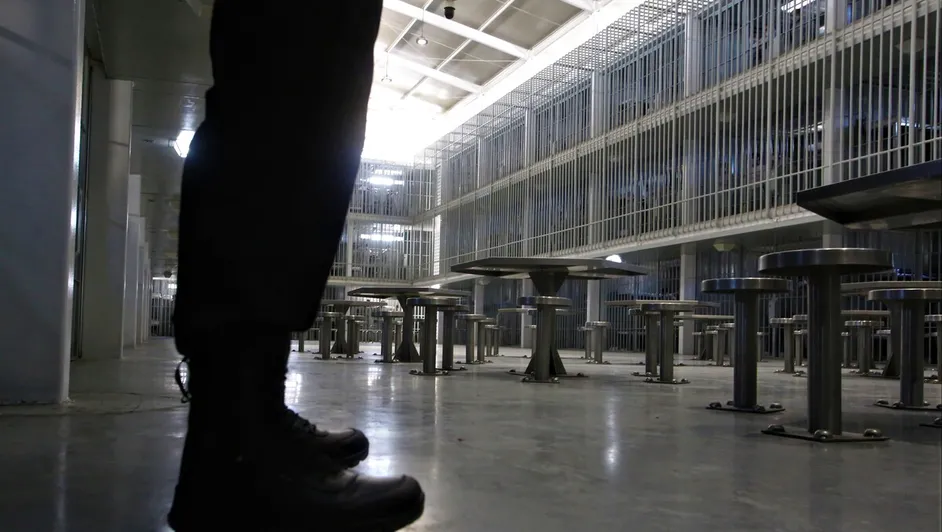 Autor de masacre en Surinam se quita la vida en prisión tras asesinar a nueve personas