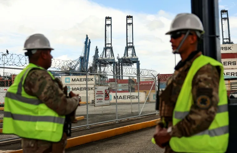 Autoridades de Panamá toman el control de dos puertos en el Canal