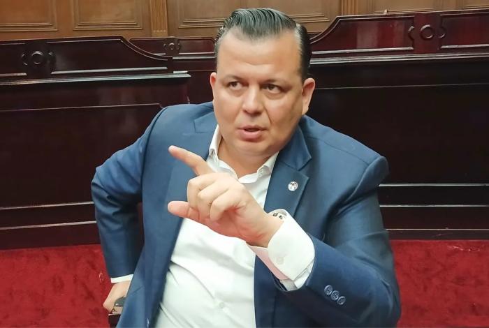 Autoridades desestiman nivel de la tragedia en Coahuayana con la explosión de un coche bomba