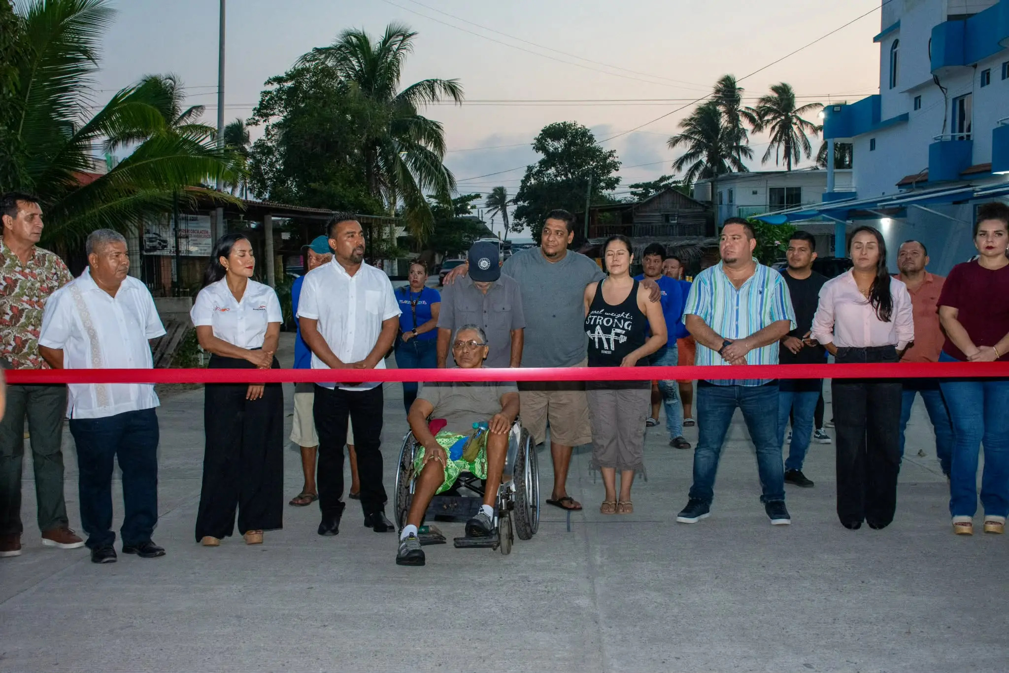 Autoridades Entregan Importante Calle “Francisco Sarabia” en Playa Azul