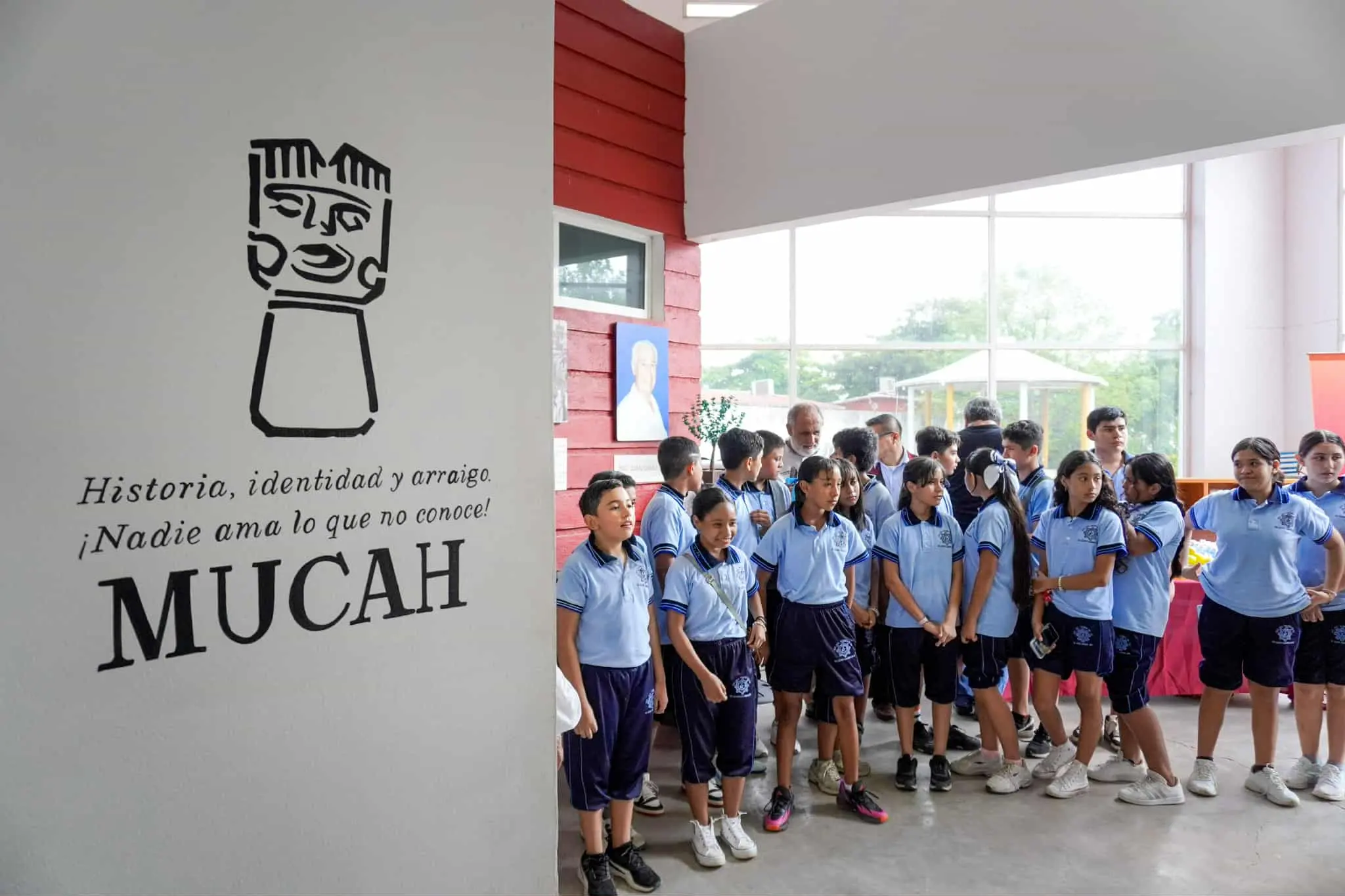 Autoridades Inauguran en MUCAH Exposiciones Colectivas