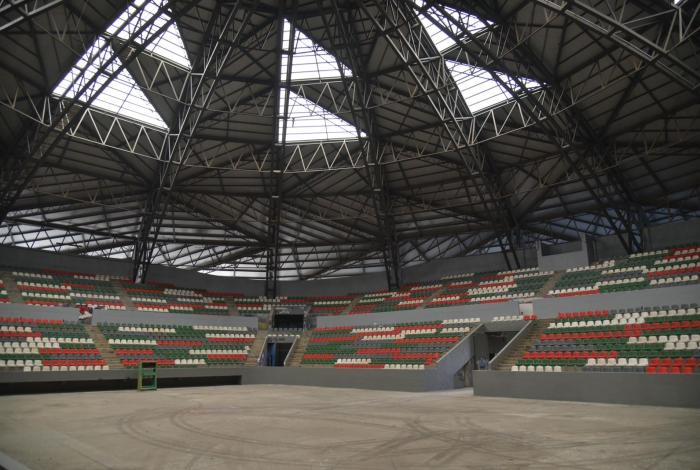 Ayuntamiento trabaja en interiores del Auditorio Bicenteario