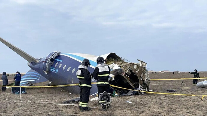 Azerbaiyán Alega Derribo de Avión Comercial por Misil Ruso en Incidente Fatal