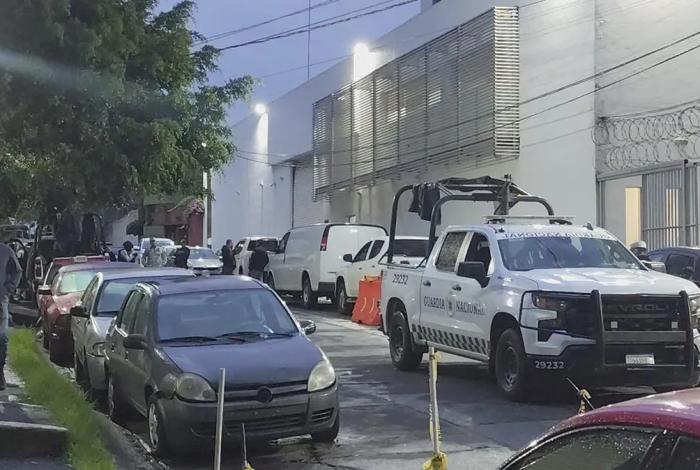 Bajo fuerte dispositivo trasladan a “El Rino”, detenido esta tarde en Michoacán