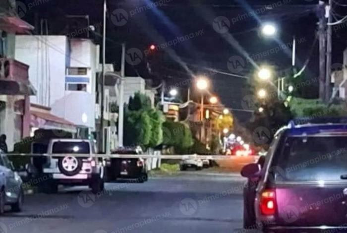 Bal3an a conductor por resistirse al robo de su camioneta, en Uruapan