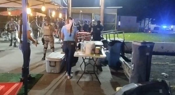 Balean a vendedor de hamburguesas en Apatzingán