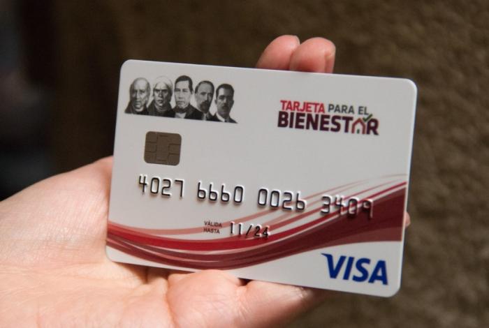 Becas: ¿Inversión social o alivio a la pobreza?