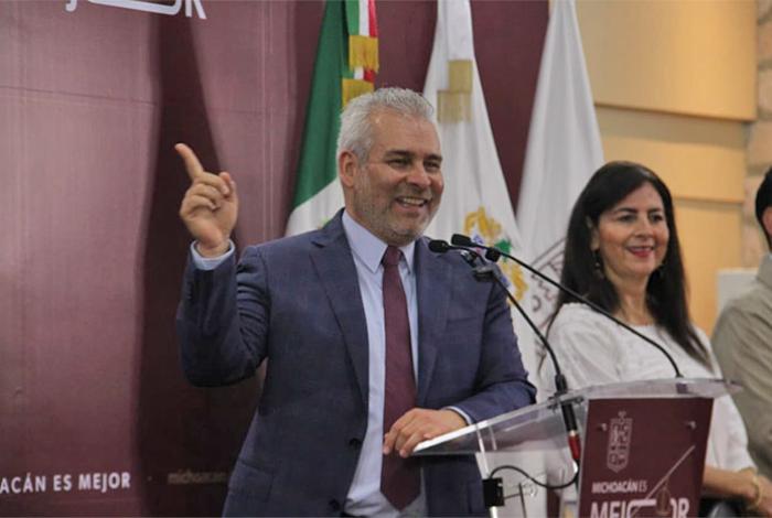 Bedolla advierte que derrotará a los “machos calados” del IEM, que le prohibieron hablar de “tiempo de mujeres”