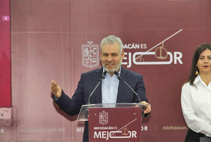 Bedolla anuncia donación de un mes de su salario para Cuba; hace eco del llamado de AMLO