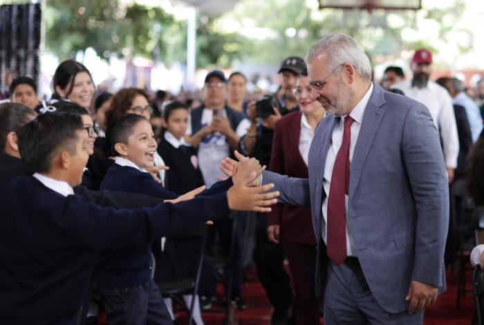Bedolla consolida la estabilidad educativa en Michoacán al arrancar el ciclo 2026-2027