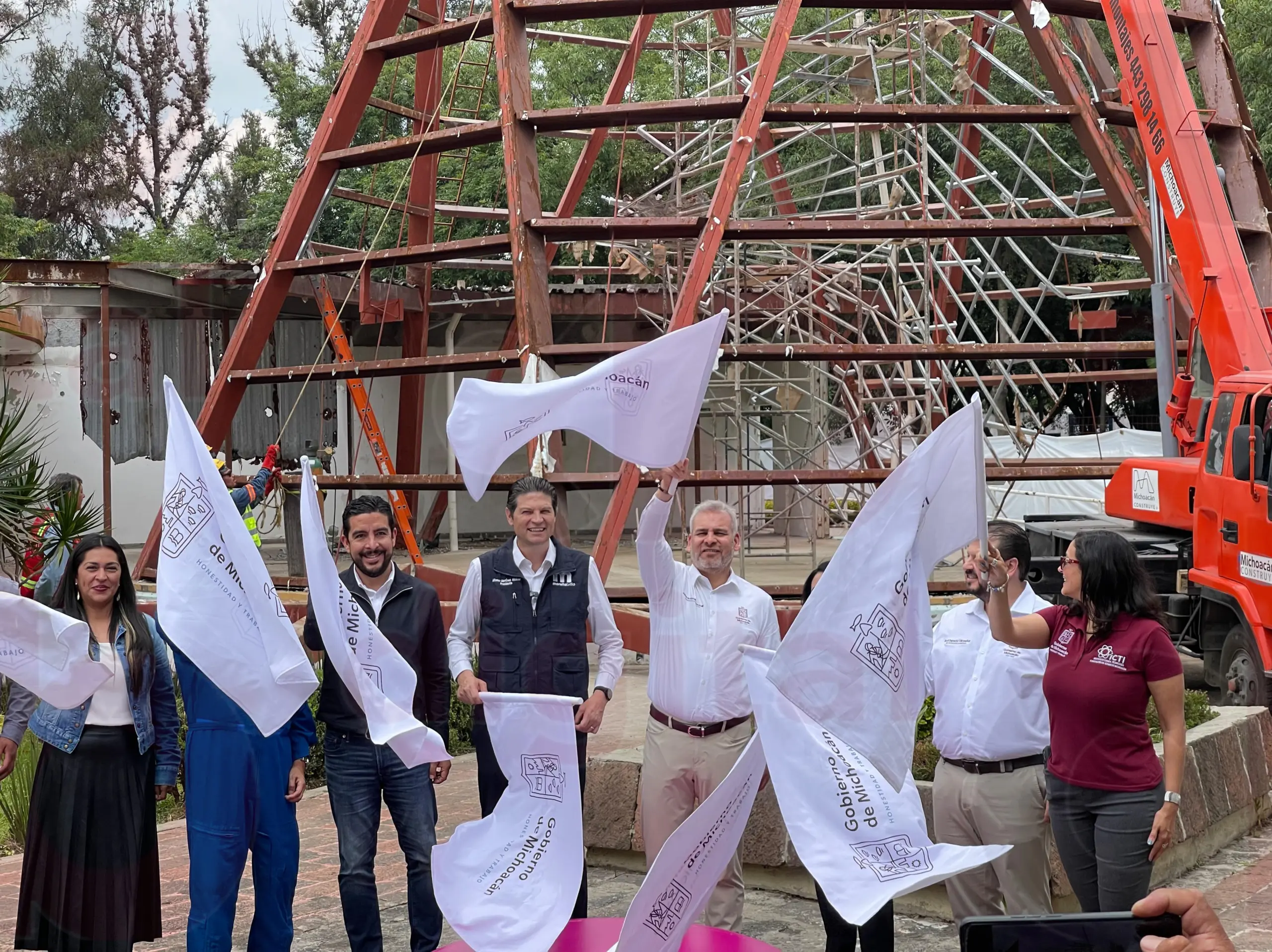 Bedolla encabeza el arranque de obra de la modernización del planetario de Morelia
