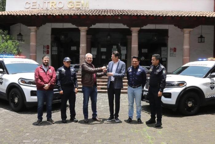 Bedolla entrega patrullas inteligentes a la policía de Morelia