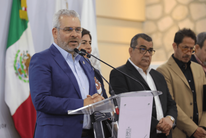 Bedolla pide a municipios sumarse a eliminar multas de tránsito