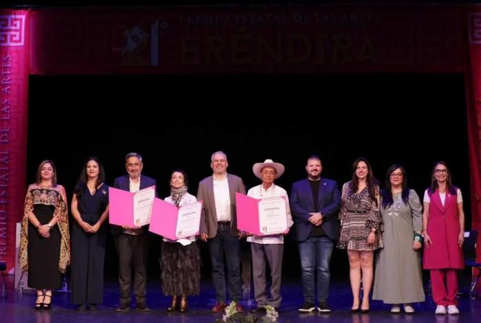 Bedolla reconoce a tres artistas michoacanos con el Premio Estatal de las Artes Eréndira 2025