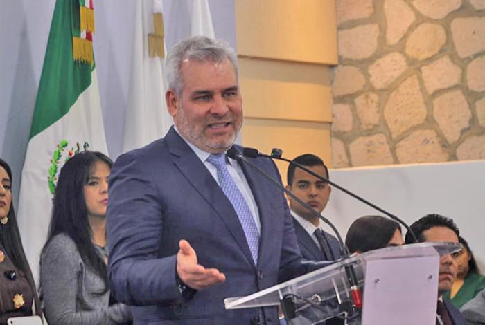 Bedolla revela que ha pedido a la Sedena que la Guardia Civil pueda usar armas de alto poder contra el crimen organizado