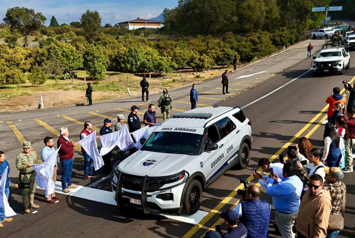 Bedolla transforma a la Guardia Civil en policía profesional y equipada