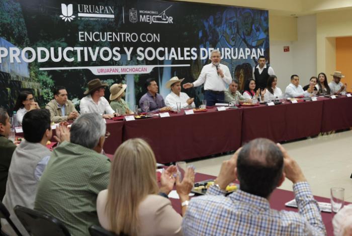  Bedolla y sector productivo de Uruapan revisan avances de obra y seguridad