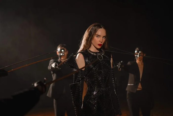 Belinda brilla con “Indómita”: Celebridades aplauden su regreso