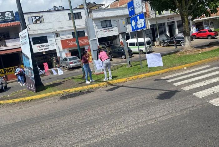Bloquean vialidad en Pátzcuaro para exigir la aparición de un joven
