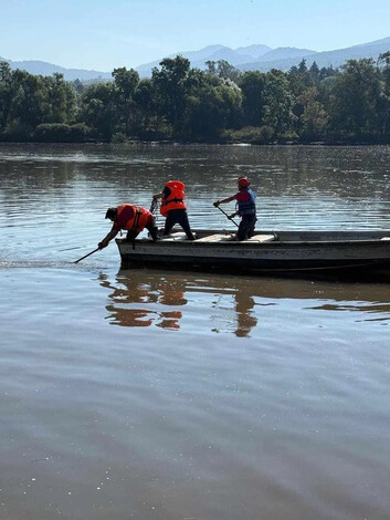  Bomberos Zitácuaro y buzos hallan cuerpo de joven ahogado en presa de Tuxpan