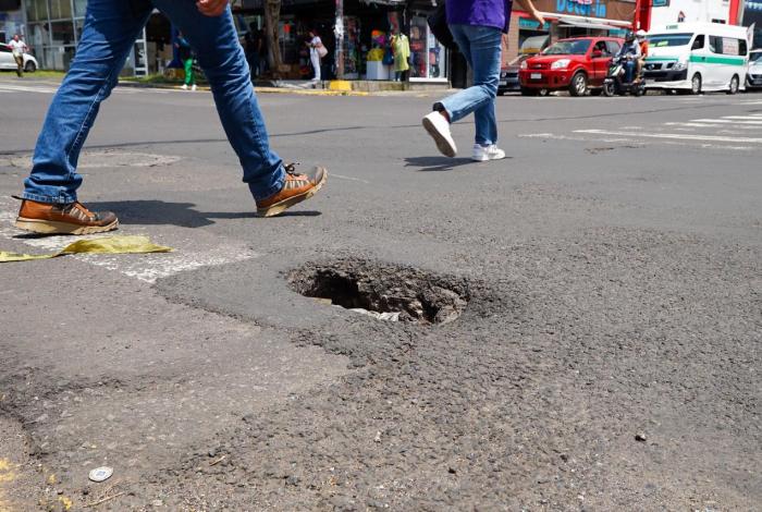 Boquete en Ventura Puente reaparece y pone en riesgo a peatones y conductores