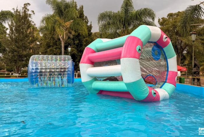 ¡Burbujas gigantes y diversión acuática! El zoológico estrena atractivos estas vacaciones